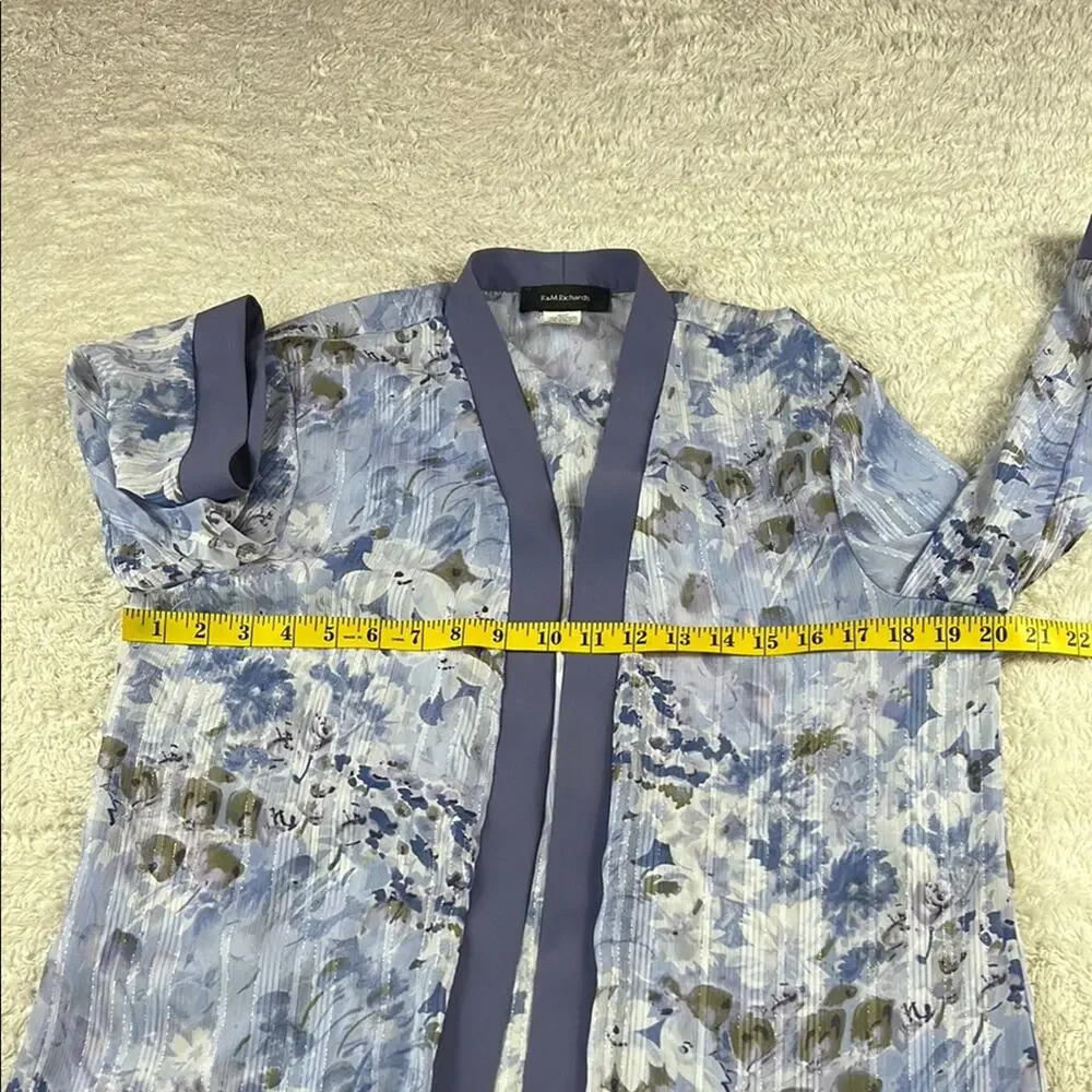 Vintage 90s R and M RIchards lilac purple floral‎ robe cardigan jacket, size 10